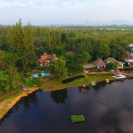 Golden Lake View Boutique Resort Kanchanaburi Luaran gambar