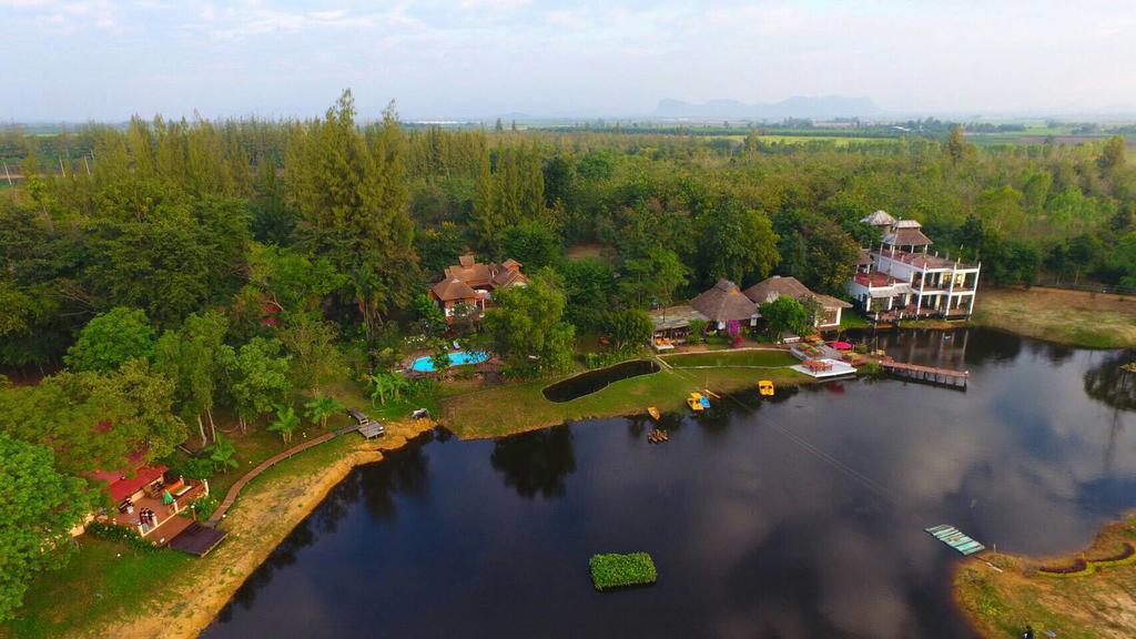 Golden Lake View Boutique Resort Kanchanaburi Luaran gambar