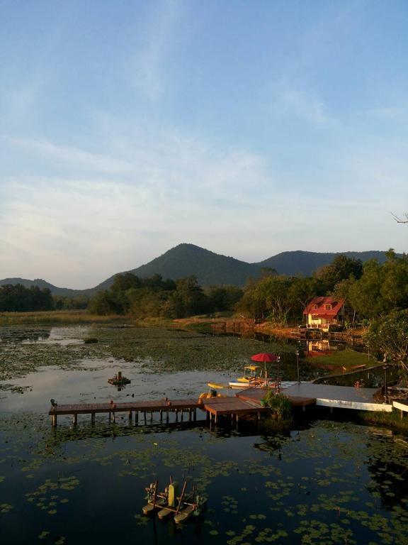 Golden Lake View Boutique Resort Kanchanaburi Luaran gambar