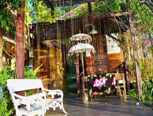 Golden Lake View Boutique Resort Kanchanaburi Luaran gambar