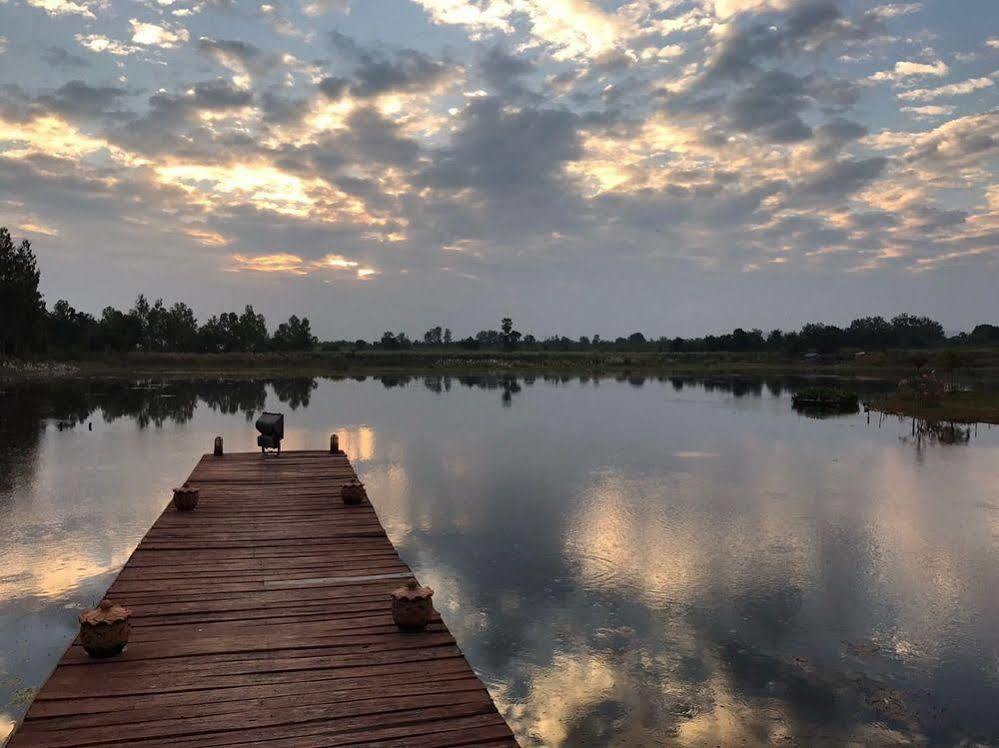 Golden Lake View Boutique Resort Kanchanaburi Luaran gambar