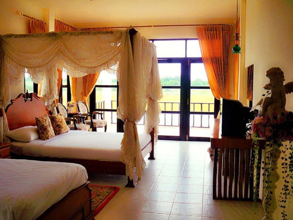 Golden Lake View Boutique Resort Kanchanaburi Luaran gambar