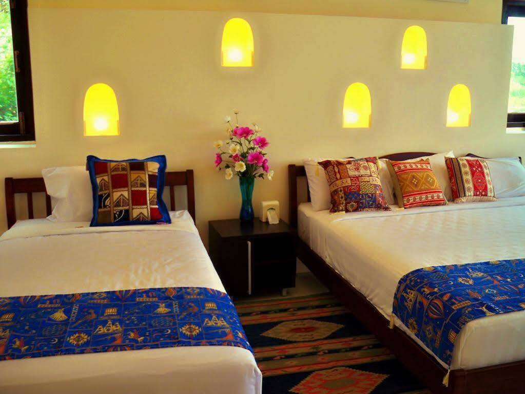 Golden Lake View Boutique Resort Kanchanaburi Luaran gambar